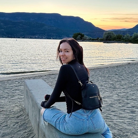 janinevanular